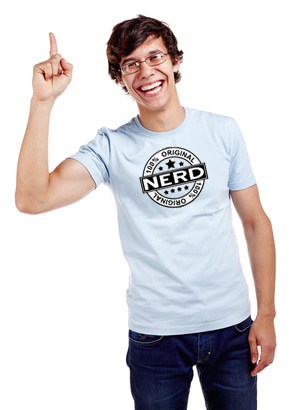 Junger-Nerd-mit-Shirt